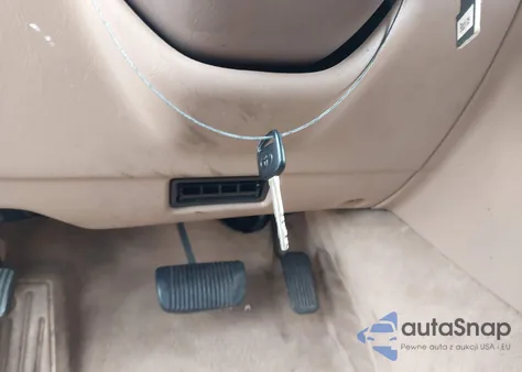 1996 Toyota Avalon Xl/Xls from USA, damaged, VIN 4T1BF12B0TU107487